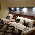 Lucic Gostinjska kuća Jahorina